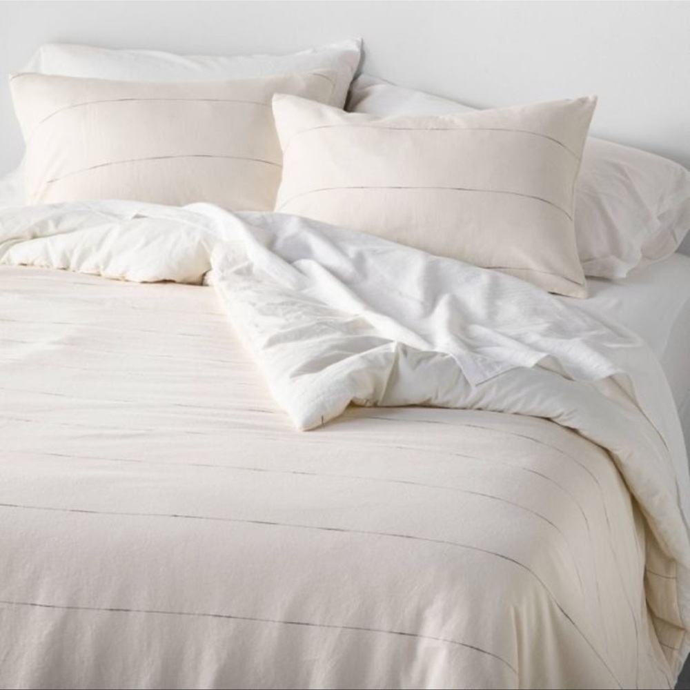 HEARTH & HAND Thin Stripe Duvet & Sham Set Sour Cream/Railroad Gray, Full/Queen